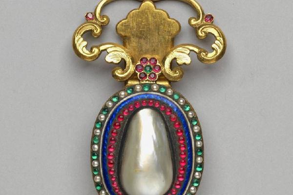 西元1644-1911年 清 镀金镶珠带版