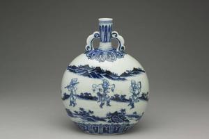 明 永乐  西元1403-1424年 青花人物扁壶