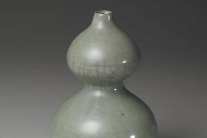 南宋  西元12-13世纪 官窑 青瓷葫芦瓶