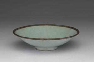 南宋  西元12-13世纪 官窑 青瓷葵口碗-3