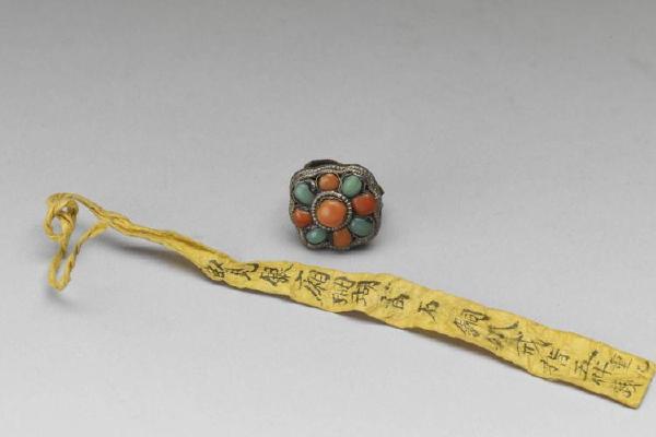 西元1644-1911年 银镀金珊瑚苗石铜戒指-1