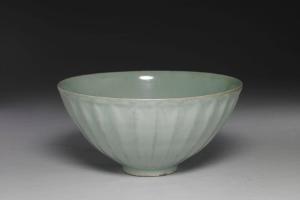 南宋-元  西元13-14世纪 龙泉窑 青瓷莲瓣碗