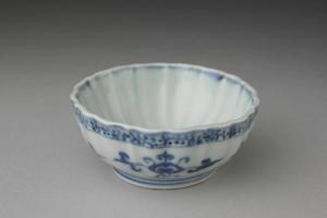 明 永乐  西元1403-1424年 永乐 青花灵芝纹葵花式杯