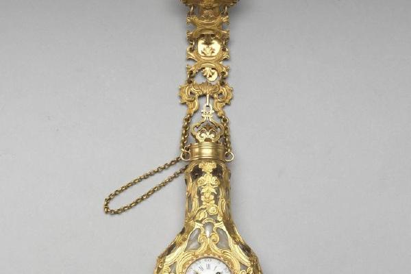 英国 约西元1765年 约1765年 腰炼式金镶挂表玻璃鼻烟壶