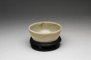 宋 西元960-1279年 白玉莲瓣碗