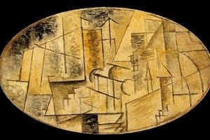 Homme au chapeau  l'intieur d'une maison