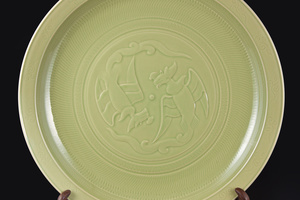 吉祥鸟跳刀秘色盘