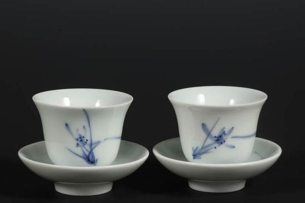 晓芳窑 手绘青花 兰花纹 铃铛杯 对杯 2杯2碟