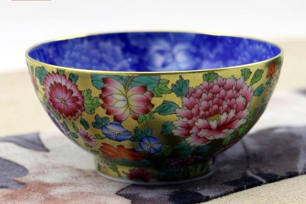 余寅窑 万花粉彩对画杯