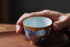 赏瓷观窑青花荷花高奘杯加金