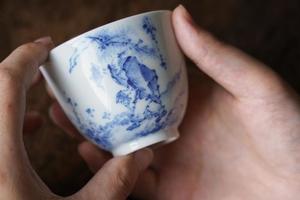 六逸堂青花六祖撕经图纹杯