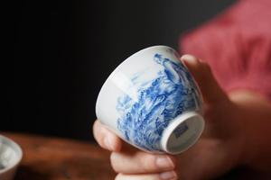 六逸堂青花夜梦天河图纹杯