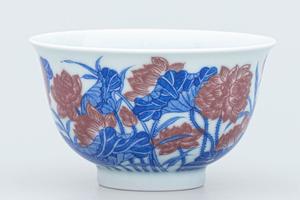 二亭青花釉里红并蒂荷花炉士杯