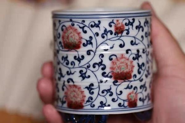 青花釉里红直口杯