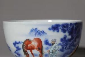 青花加彩八骏图卧足缸杯