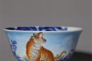 青花加彩龙虎撇口品茶杯