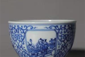 青花缠枝莲开窗婴戏图卧足缸杯