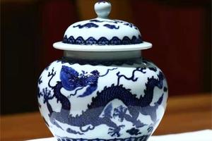 明式青花霸王龙双盖罐