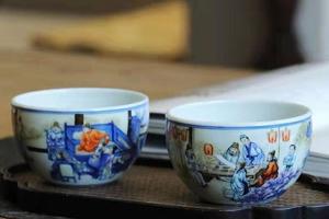 青花斗彩桃李夜宴对杯