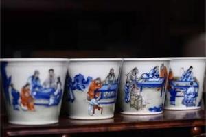 青花加彩十八学士直口杯