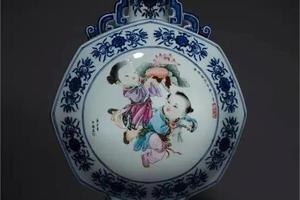 艺林堂张中闻粉彩加青花童子扁壶