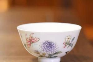 艺林堂粉彩 蝴蝶 蝶恋花撇口杯
