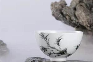 艺林堂墨彩竹子小鸡心杯