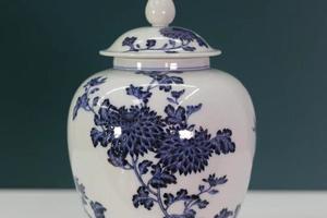 青花菊花蝴蝶茶叶罐盖罐