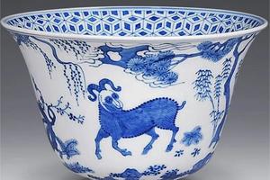 皇窑仿明嘉靖青花三羊纹金钟碗