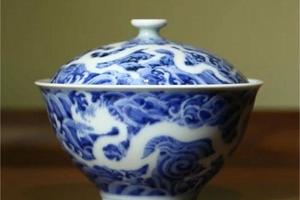 宛玉無名青花海涛暗刻龙纹盖碗