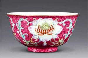仿清乾隆珐琅彩红地锦上添花茶锺