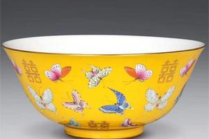 皇窑仿清同治粉彩百蝶纹碗