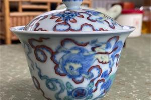 宛玉無名斗彩双狮盖碗