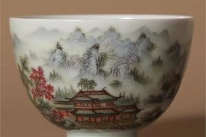 珐琅彩山水琼楼盛景鸡心杯
