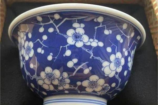 冰梅压手杯