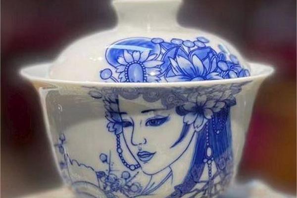 青花花旦盖碗