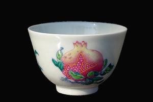 赏瓷观窑青花斗彩三果高奘杯