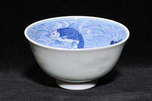 赏瓷观窑青花海水鱼纹撇口杯