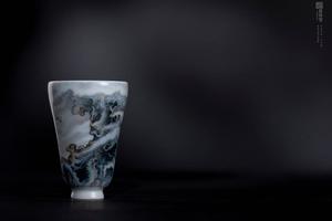 艺林藏珍粉彩太湖石花苞杯