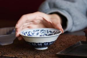 快雪時晴青花内画四季花斗笠杯