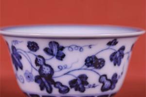 快雪时晴青花葫芦纹撇口品茶杯