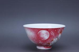 溢珍堂宝石红灵狐献瑞撇口杯