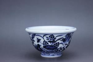 皇窑青花鸳鸯莲池纹压手