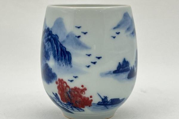 青花釉里红山水品茗杯