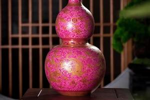 胭脂红描金龙凤呈祥葫芦