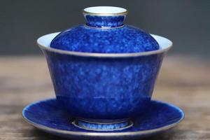 荷田隅洒兰描金盖碗