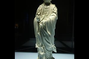 白釉渡海观音雕塑
