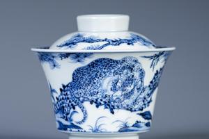 青花金钱豹盖碗