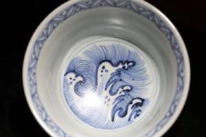 搏泥幻化海浪纹马蹄盖碗