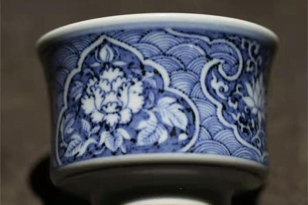 搏泥幻化如意花卉杯